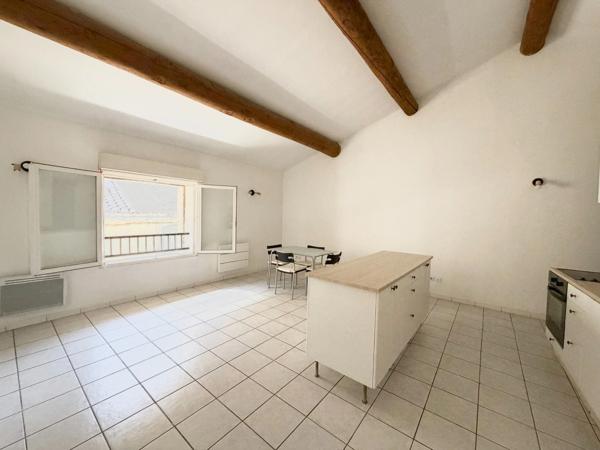 Appartement T3 rénové à vendre à SALON DE PROVENCE (13)