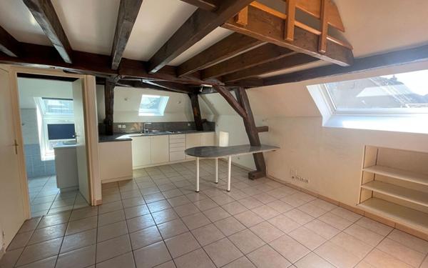 Appartement à louer    1 pièce •  Janville