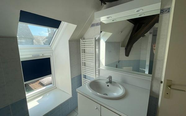 Appartement à louer    1 pièce •  Janville