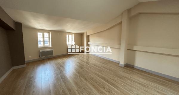 Location Appartement 3 pièces 74.68 m² - Saintes 17100