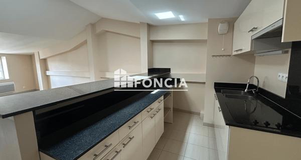 Location Appartement 3 pièces 74.68 m² - Saintes 17100