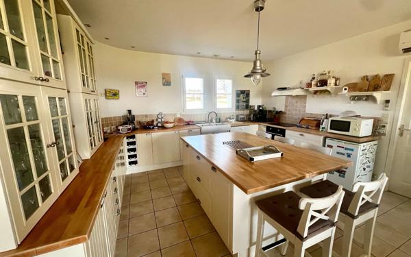 Maison à vendre    6 pièces •  Cozes