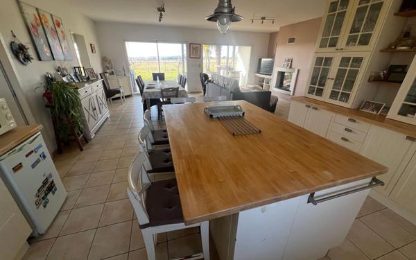 Maison à vendre    6 pièces •  Cozes