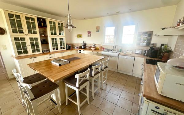 Maison à vendre    6 pièces •  Cozes