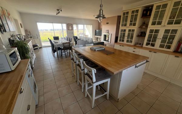 Maison à vendre    6 pièces •  Cozes