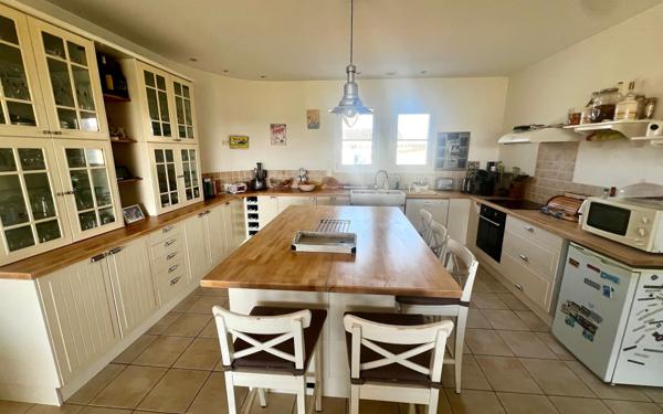 Maison à vendre    6 pièces •  Cozes