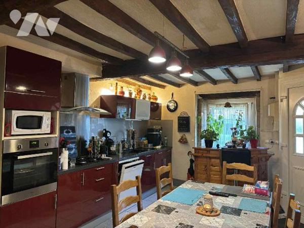 Nouveau mandat, maison située sur la commune de Villers-Le-Tilleul comprenant:

- au rez-de-c...