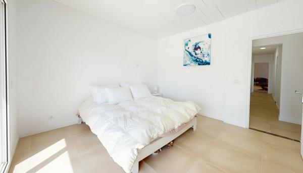 ETXEBERDEA Halsou, 125 m² de plain-pied à l'esprit écolodge