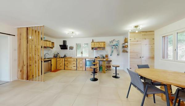 ETXEBERDEA Halsou, 125 m² de plain-pied à l'esprit écolodge