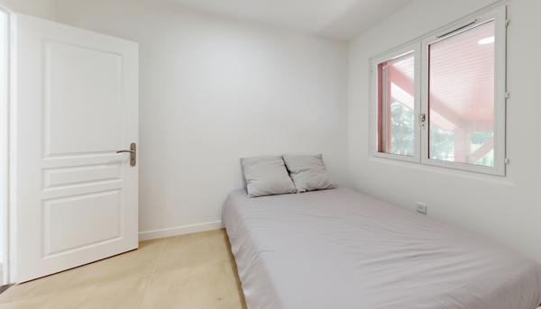 ETXEBERDEA Halsou, 125 m² de plain-pied à l'esprit écolodge