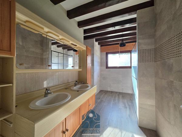 Maison 6 pièce(s) 4 chambre(s) 211.46 m²