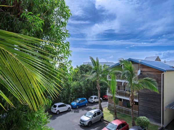 TROP TARD DÉJÀ VENDU PAR IDIMMO : Ste Clotilde Domenjod, Spacieux appartement T2 de 53m² avec parking ! Saint-Denis (97490)