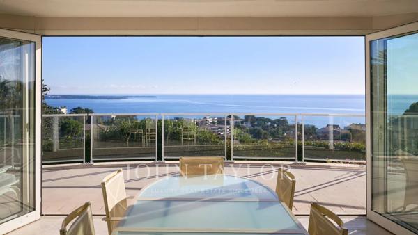 Villa avec Vue Mer Panoramique – Adresse Prestigieuse à la Croix des Gardes