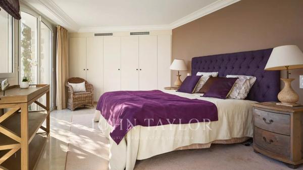 Villa avec Vue Mer Panoramique – Adresse Prestigieuse à la Croix des Gardes