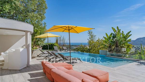 Sublime villa d'architecte contemporaine vue mer