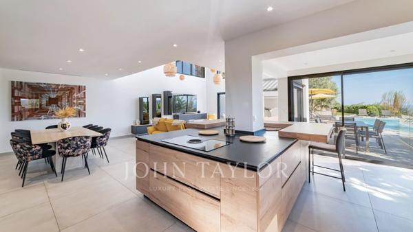 Sublime villa d'architecte contemporaine vue mer