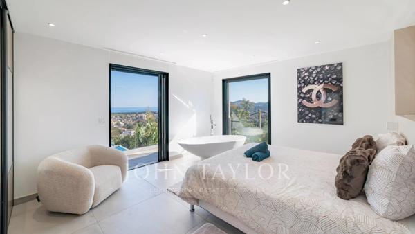 Sublime villa d'architecte contemporaine vue mer