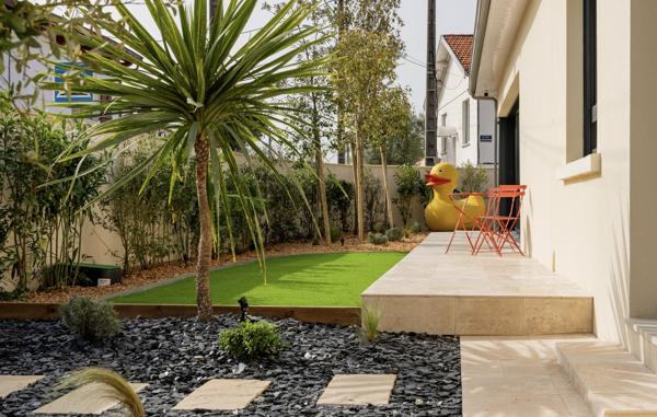 Maison de plain pied - haut standing - Piscine - Boulodrome