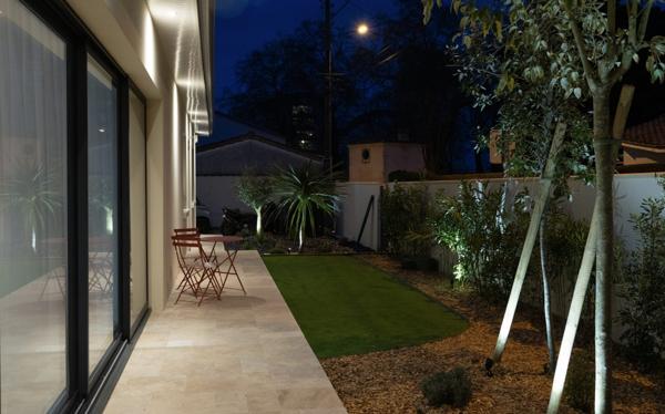 Maison de plain pied - haut standing - Piscine - Boulodrome