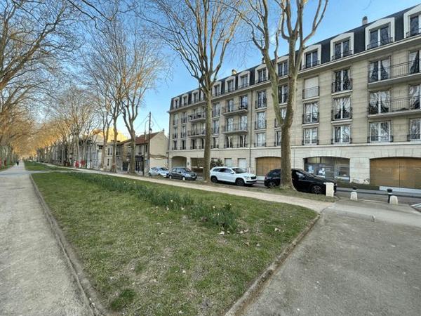 Location Parking - 98 TER AVENUE DE PARIS Versailles 78000