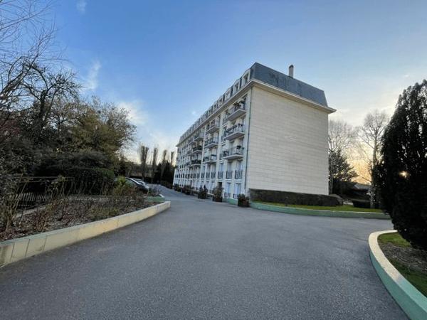 Location Parking - 98 TER AVENUE DE PARIS Versailles 78000