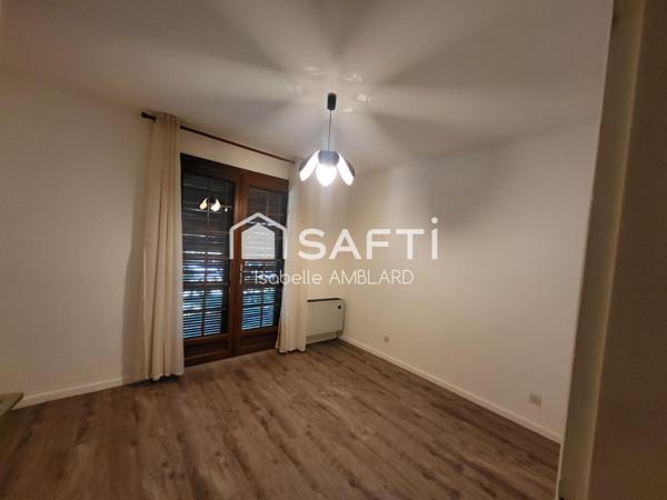 Maison avec hangar et studio avec gros potentiel