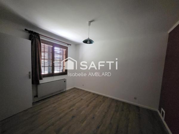 Maison avec hangar et studio avec gros potentiel