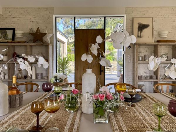 Splendide propriété rénovée - 13260 Cassis