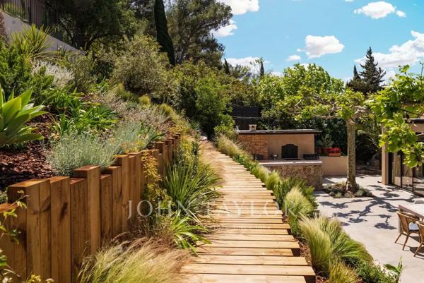 Splendide propriété rénovée - 13260 Cassis