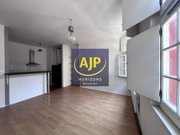Appartement à vendre Bayonne - 2 pièces, 44m² avec 1 chambre(s) à 175 000€ - AJP Horizons Bayonne