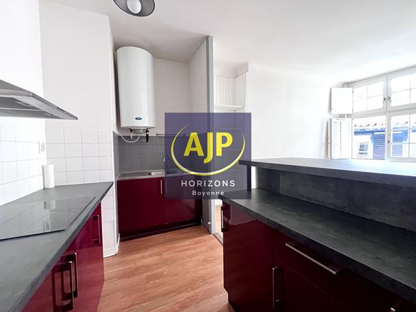 Appartement à vendre Bayonne - 2 pièces, 44m² avec 1 chambre(s) à 175 000€ - AJP Horizons Bayonne