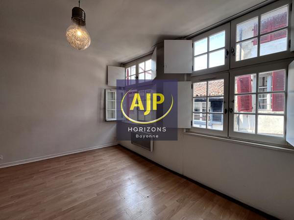 Appartement à vendre Bayonne - 2 pièces, 44m² avec 1 chambre(s) à 175 000€ - AJP Horizons Bayonne