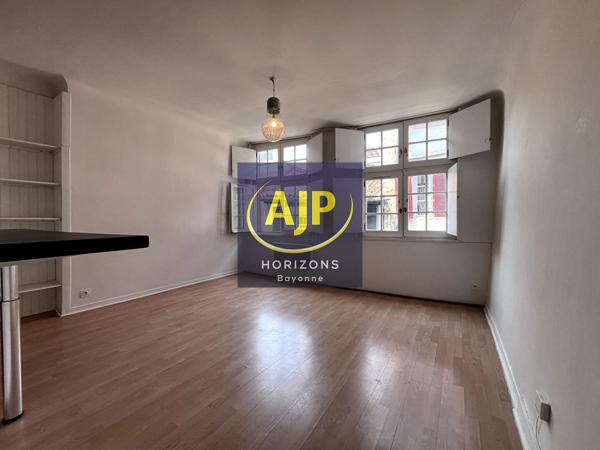 Appartement à vendre Bayonne - 2 pièces, 44m² avec 1 chambre(s) à 175 000€ - AJP Horizons Bayonne