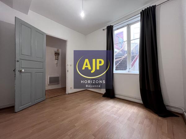 Appartement à vendre Bayonne - 2 pièces, 44m² avec 1 chambre(s) à 175 000€ - AJP Horizons Bayonne