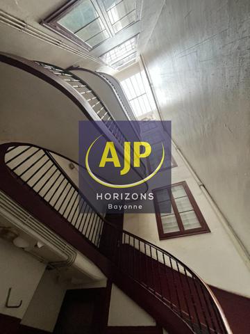 Appartement à vendre Bayonne - 2 pièces, 44m² avec 1 chambre(s) à 175 000€ - AJP Horizons Bayonne