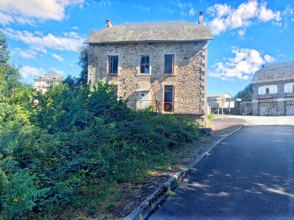 Maison à vendre à La Roche-Canillac (19320) - Corrèze