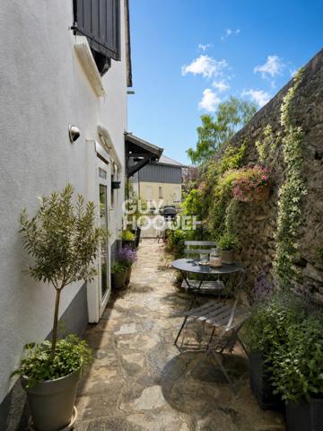 Trémouilles - Maison de village avec jardin à vendre - 3 pièces 92 m² habitables