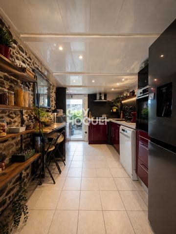 Trémouilles - Maison de village avec jardin à vendre - 3 pièces 92 m² habitables