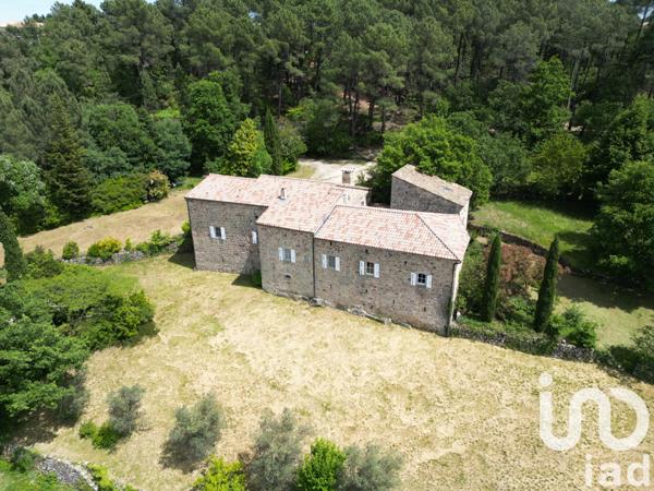 Maison à vendre 12 pièces 404 m² Ailhon