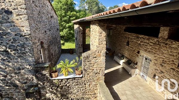 Maison à vendre 12 pièces 404 m² Ailhon