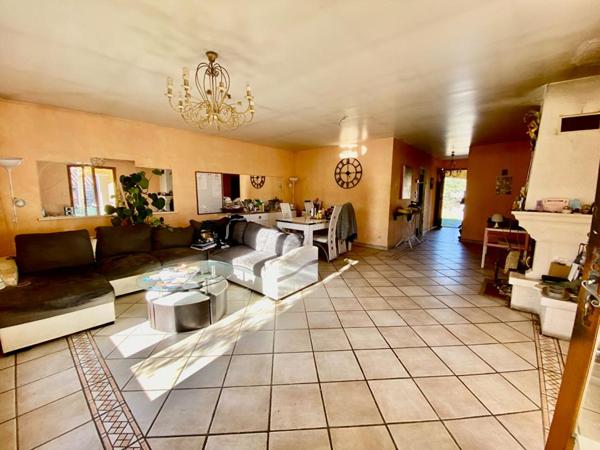 À VENDRE - MAISON DE PLAIN-PIED 4 CHAMBRES - TERRAIN DE 1000 m²  - SALON-DE-PROVENCE