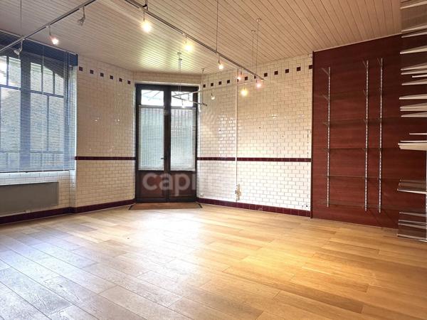 Maison de Maitre-dépendances-parc de 1,2 ha-Hypercentre de SALLES (33)