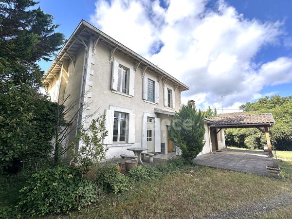 Maison de Maitre-dépendances-parc de 1,2 ha-Hypercentre de SALLES (33)