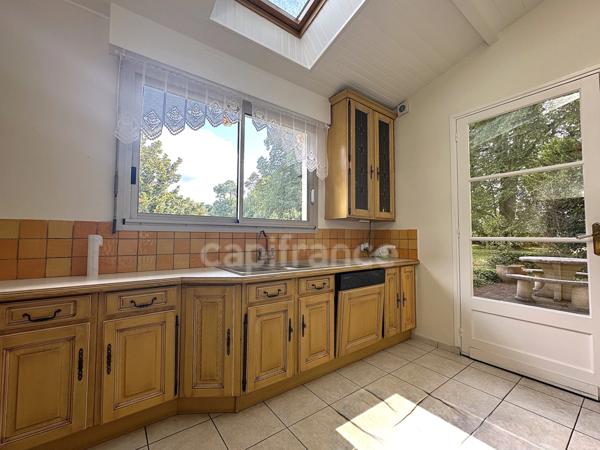 Maison de Maitre-dépendances-parc de 1,2 ha-Hypercentre de SALLES (33)