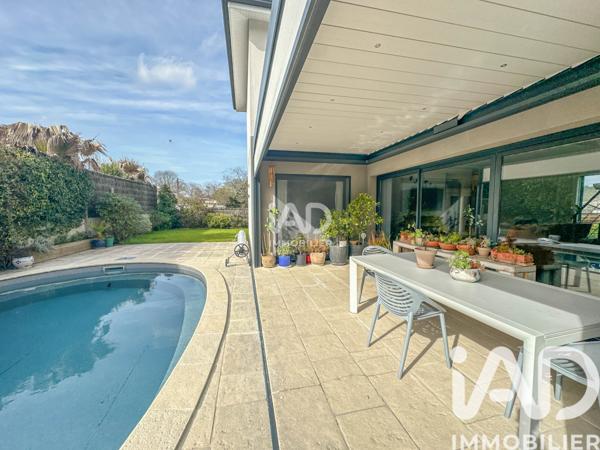 Maison à vendre 6 pièces 166 m² Saint-Médard-en-Jalles