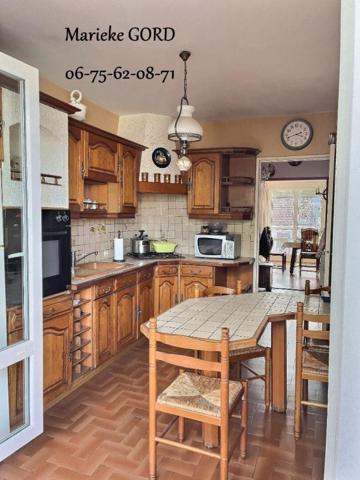 Firminy 42700 appartement 95m² 3 chambres 3 balcons au quatrième et dernier étage avec ascenseur d'une petite copropriété de 8 lots d'habitation GARAGE CAVE