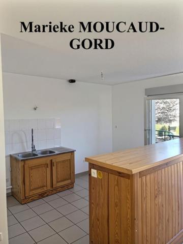 Appartement Beauzac type T4 90 m2 trois chambres, balcon et garage sans ascenseur