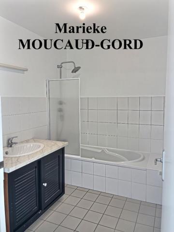 Appartement Beauzac type T4 90 m2 trois chambres, balcon et garage sans ascenseur