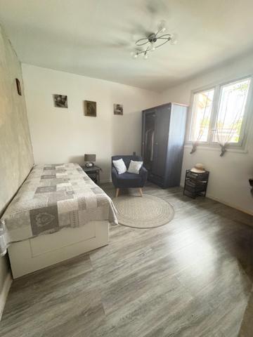 BRAM, Rare : Villa de plain pied avec piscine dans quartier calme. Bram (11150)