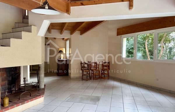 Maison familiale cadre boisé Proximité plages et centre